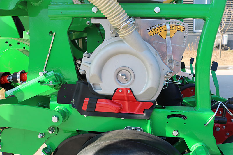 2BMFQQ series pneumatic no-tillage seed drill2