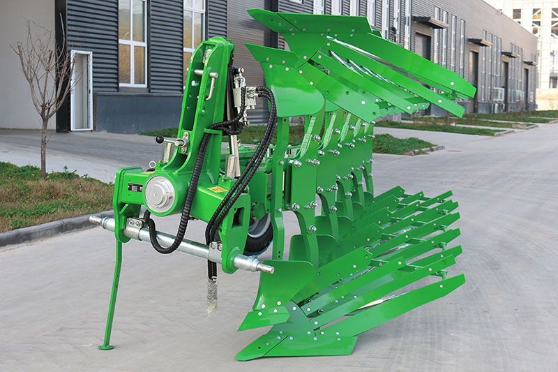 Hydraulic-reversible-plow-with-adjustable-working-width2